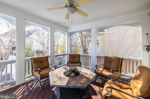 43331 Riverpoint Dr, Leesburg VA 20176-1296 exterior