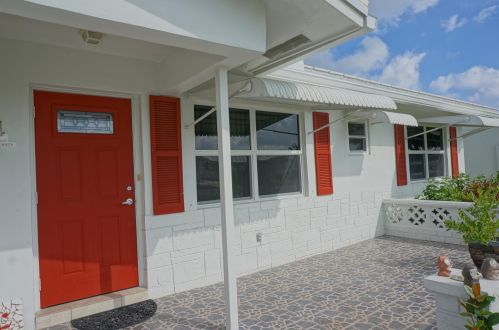 720 18th St, Boynton Beach, FL 33426-5425