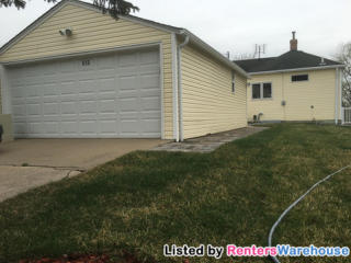 613 10th Ave, Hopkins MN  55343-7846 exterior