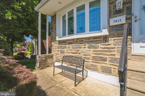 7812 Farnsworth St, Philadelphia, PA 19152-3409