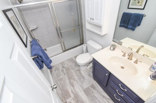 302 Keeneland Dr, Newport KY  41075-4071 exterior