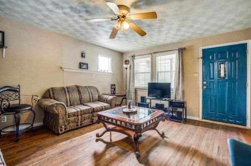547 Elkhart Ave, Dallas, TX 75217-5107