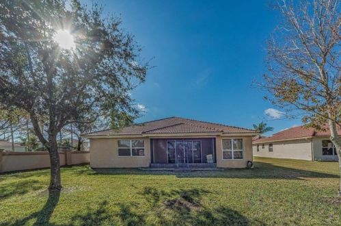 5140 Sapphire Ln, Vero Beach, FL 32968-5879