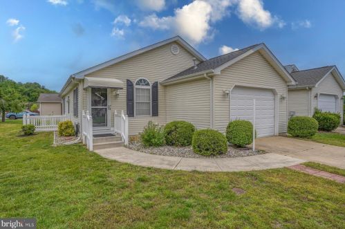 112 Planters Ln, Dover, DE 19901-5880