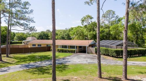 5476 Lk Le Clare Rd, Lutz FL  33558-8013 exterior