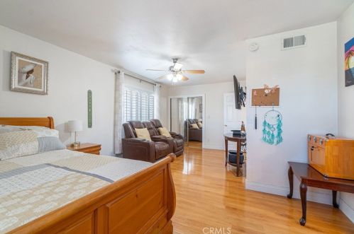 19406 Pricetown Ave, Long Beach CA  90746-2680 exterior