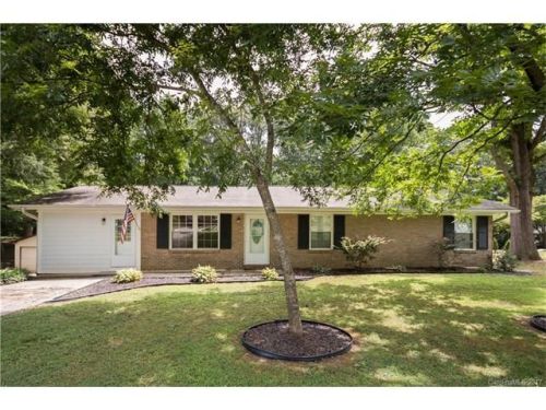 2009 Sherwood St, Kannapolis, NC 28081-9762