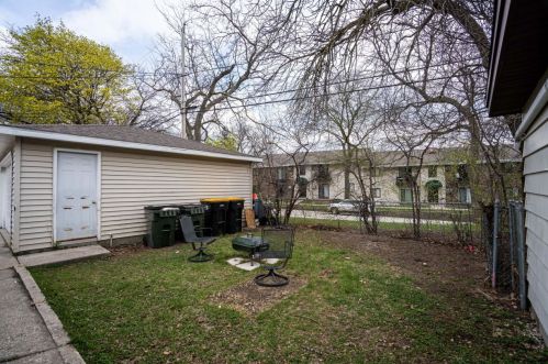 6529 Powell Pl, Milwaukee WI  53213-2955 exterior
