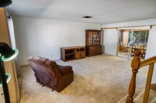 2990 Gardner St, Simi Valley, CA 93065-5239