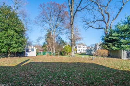 13 Potter Ct, Montclair NJ  07043-1514 exterior