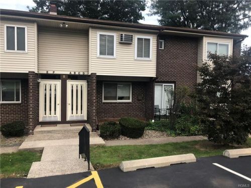 8 Blue Hill Commons Dr, Orangeburg, NY 10962-2167