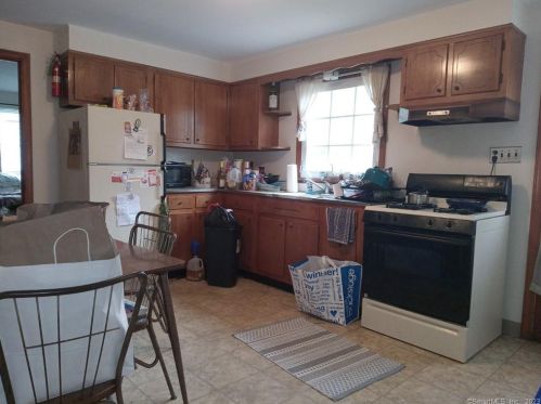 76 Treat Ave, Stamford CT  06906-1941 exterior