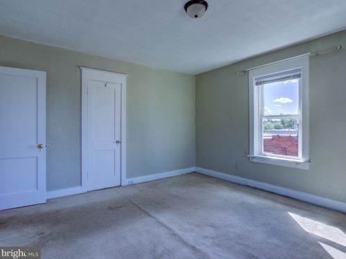 737 28th St, Harrisburg PA 17111-1127 exterior