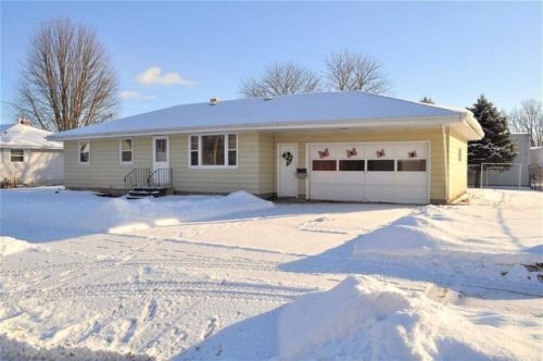 202 Chicago St, Pensaukee, WI 54153-1958