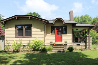 2533 Woodrow Dr, Knoxville, TN 37918-1732