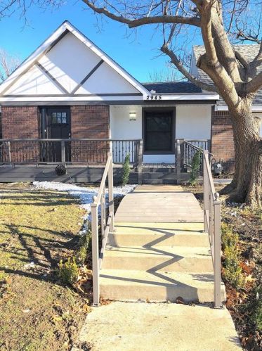 2945 Ryan Place Dr, Fort Worth, TX 76110-3424