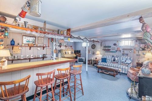 18 Winters St, Oakland NJ  07436-2623 exterior