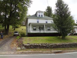 95 Carverton Rd, Wilkes Barre PA  18708-1717 exterior