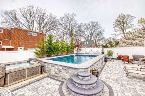 509 Nicolls Rd, Deer Park, NY 11729-3211