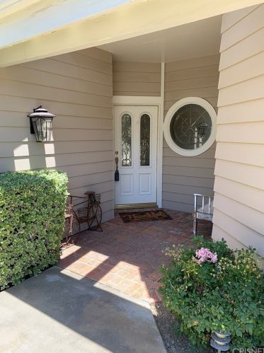 24469 Mockingbird Ct, Santa Clarita, CA 91355-3536