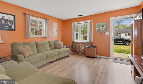 62 Delaware Ave, Erial NJ 08081-1223 exterior