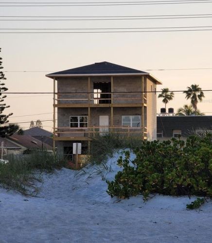 14107 Gulf Blvd, Saint Petersburg, FL 33708-2258