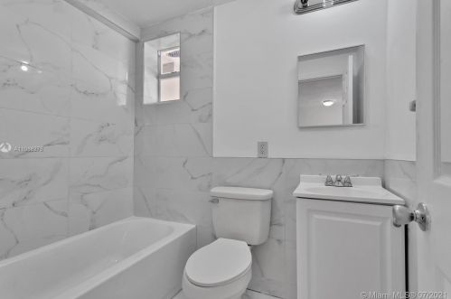 2259 5th Ave, Hialeah FL  33010-2104 exterior