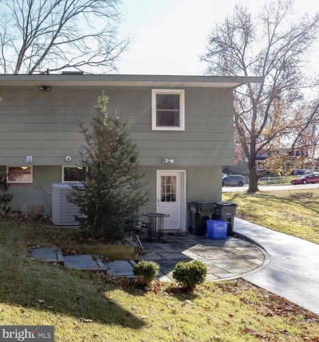 14910 Cordell Ave, Woodbridge, VA 22193-1912