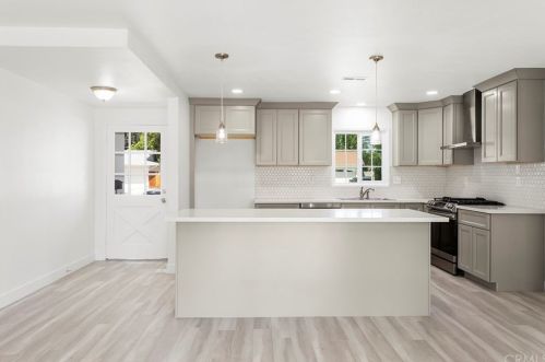 5720 Wisteria Dr, Riverside CA  92504-1533 exterior