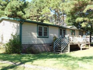 113 Mcgill Dr, Burgaw, NC 28425-2505