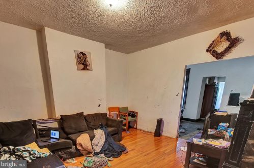 2228 Pine St, Wilmington, DE 19802-5012