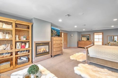 24 Dora Ln, Holmdel Village NJ  07733-1671 exterior