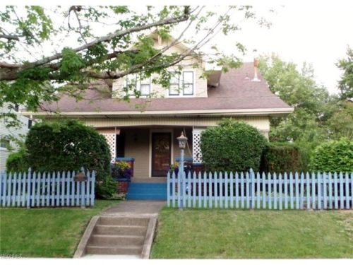 2442 Arch Ave, Alliance OH  44601-5009 exterior