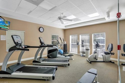 560 El Camino Real, Naples FL  34119-4785 exterior