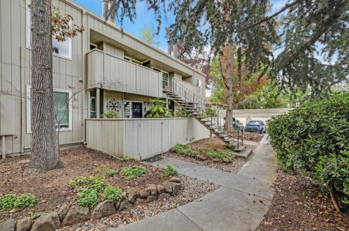 907 Apricot Ave, Campbell, CA 95008-3201