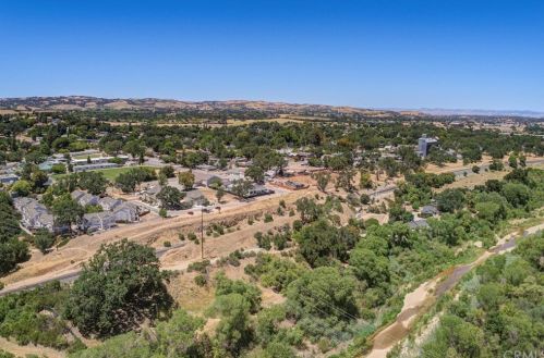 59 8th St, Templeton CA  93465-9343 exterior