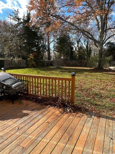 14 Cloverdale Dr, Oakdale NY  11769-1502 exterior