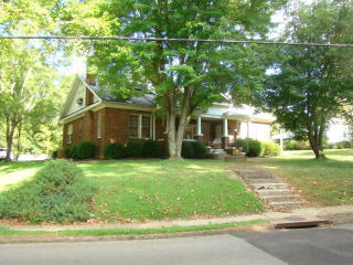 717 Dunlap St, Paris, TN 38242-4702