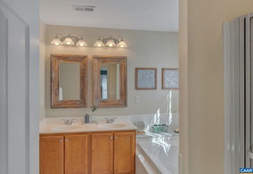 294 Jefferson Dr, Bybee VA  22963-2606 exterior