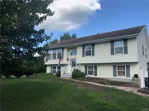 16 Bernadette Way, Washingtonville, NY 10992-1754