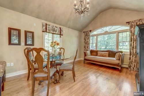 432 Hillside Ave, Allendale NJ  07401-1113 exterior