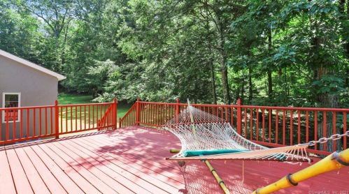 38 Candle Hill Rd, Danbury CT  06812-2414 exterior