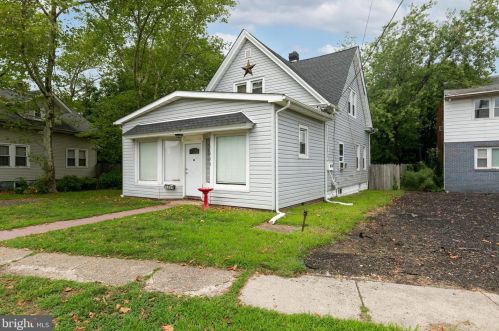 1608 Swedesboro Ave, West Deptford, NJ 08066-1512