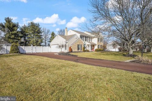 2228 Locust Dr, Lansdale, PA 19446-5884