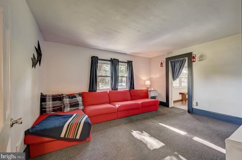 1497 Sweetbriar Ln, Lansdale PA 19446-3240 exterior