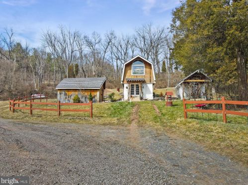 2695 Hemlock Dr, Palmerton PA  18071-9408 exterior