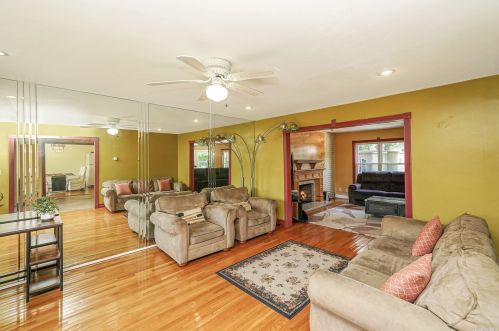 61 Inverness Rd, Holbrook, NY 11741-5015