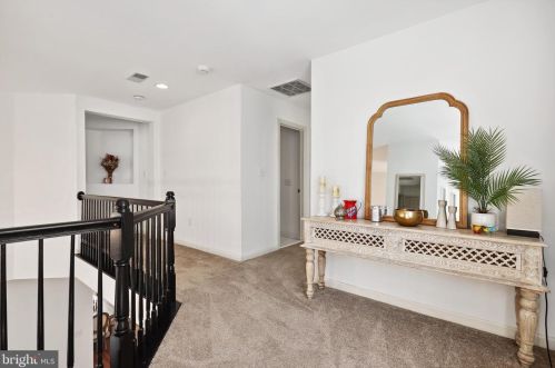2617 Cast Off Loop, Woodbridge VA  22191-1470 exterior