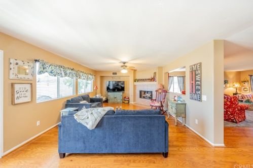 28 Del Brienza, Lake Elsinore CA  92532-0221 exterior