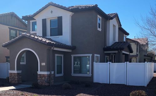 3949 Jasper Dr, Gilbert, AZ 85296-8256